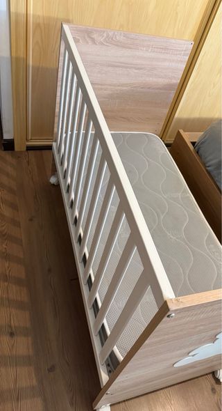 Cuna grande con ruedas