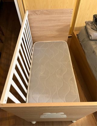 Cuna grande con ruedas