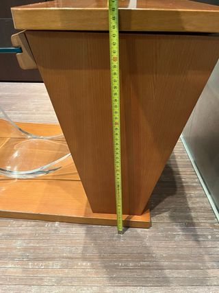 Mesa centro metaquilatro , madera , botellero