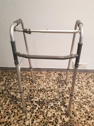 Andador para adultos plegable