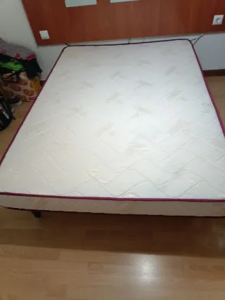 Colchón RM ortopédico de calidad. Es marca RM.