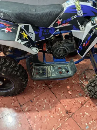 Quad Infantil Mino ROAND PANTERA, AZUL Y BLANCA.