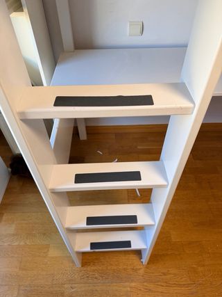 Cama alta con escritorio flexa