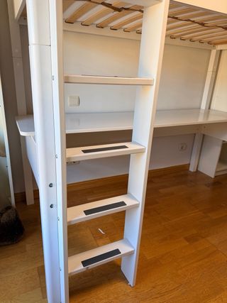 Cama alta con escritorio flexa