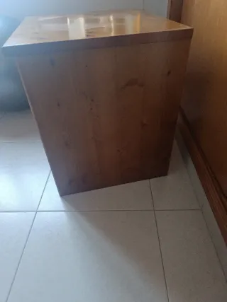 Mesita de noche madera maciza