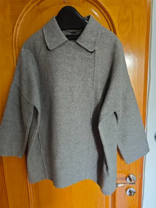 Chaquetón Zara tipo capa