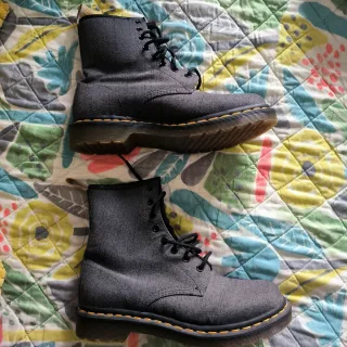 Botas Dr. Martens Grises Tela Vegan