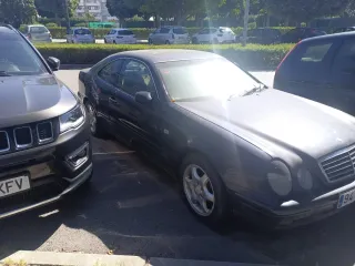 Mercedes-Benz  CLK 2002