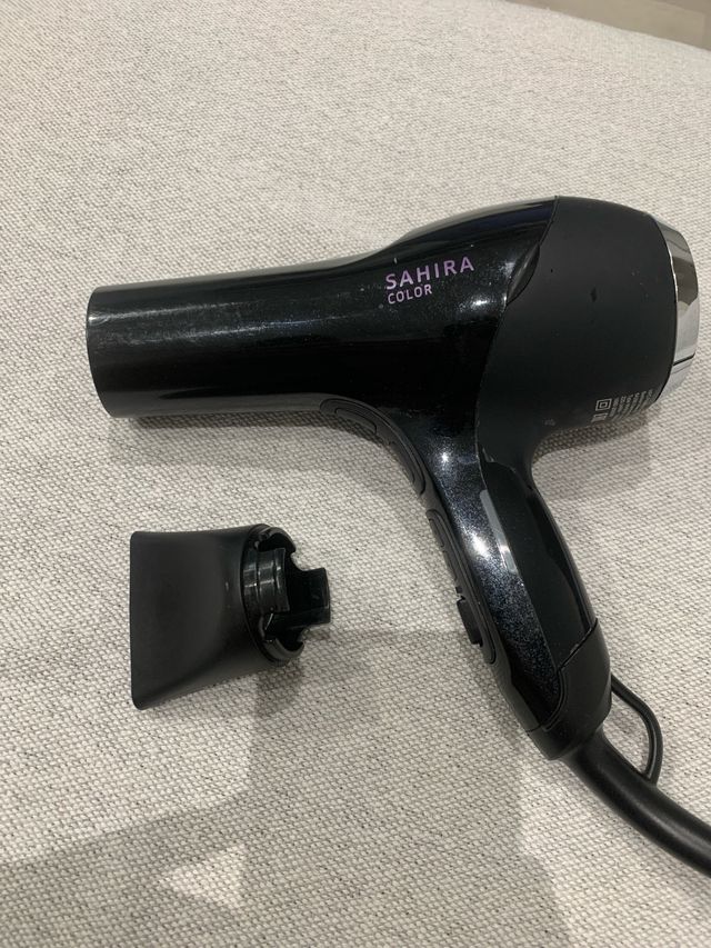 Secador de pelo SAHIRA negro