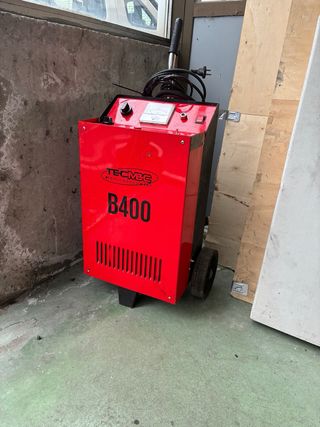 Cargador de Baterías Coche 12/24V Revisado