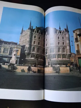 GAUDÍ,ARQUITECTURA DEL FUTUR