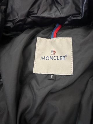 Abrigo Moncler Negro