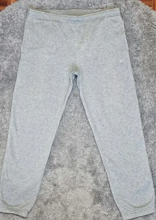 Pantalón Nike Gris