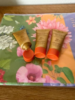 Pochette L'Erbolario con 3 creme viso