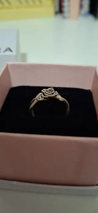 Anillo Pandora Bella y Bestia Rosa