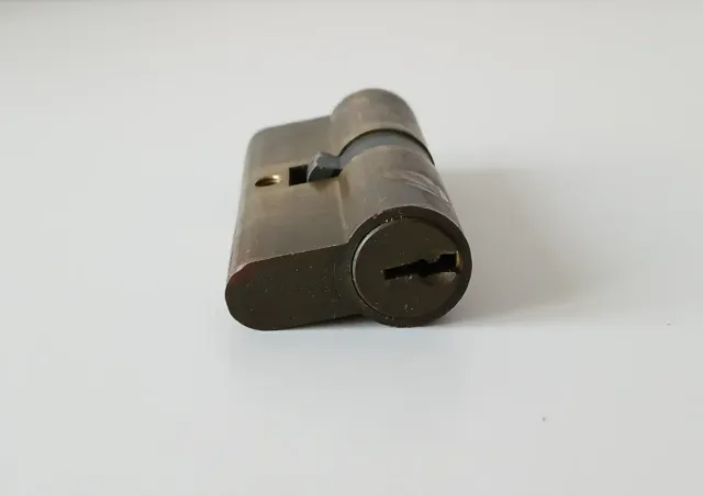 Bombín MCM con llave