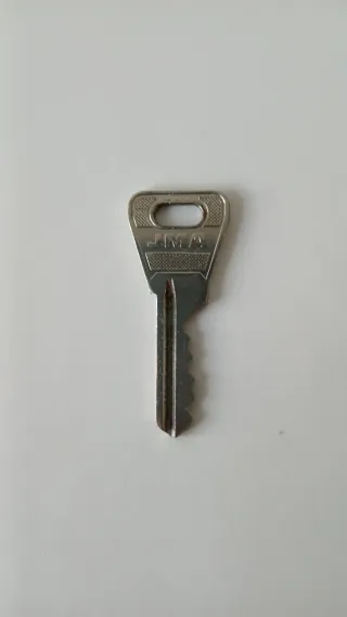 Bombín MCM con llave