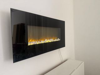 Chimenea eléctrica negra con calefacción