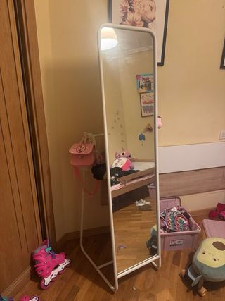Espejo de pie blanco