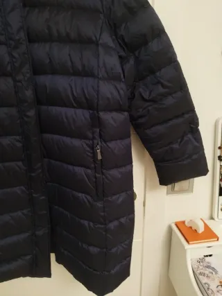 Chaqueta Uniqlo azul plumífero