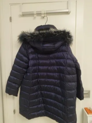 Chaqueta Uniqlo azul plumífero