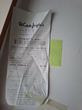 Sandalias negras con brillos, de tacón alto fino