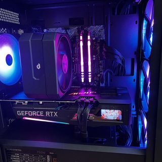 Setup gaming completo: Pc, Monitor, Teclado, Ratón