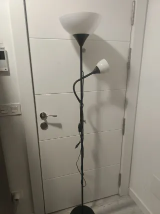 Lámpara de pie moderna