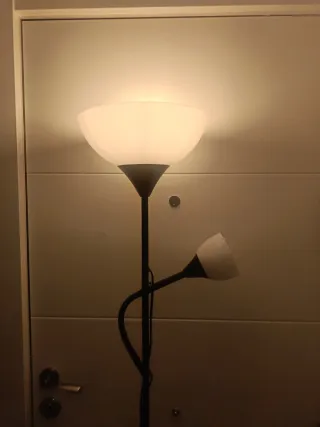 Lámpara de pie moderna