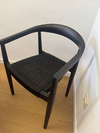 Silla Kave Home Negra Madera