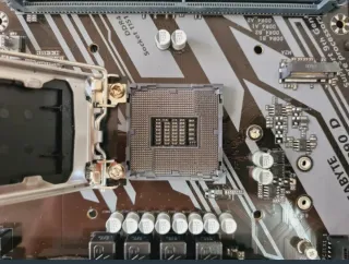 Placa Base Gigabyte Z390 D + CPU i7 9700