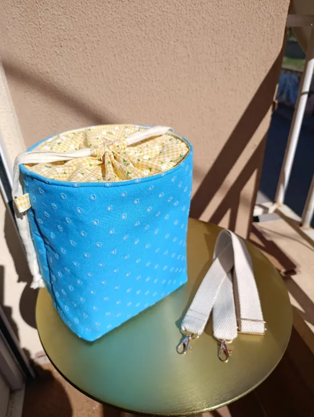 Bolso bombonera azul y amarillo