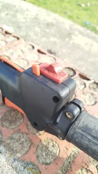 Desbrozadora Kawasaki TH48