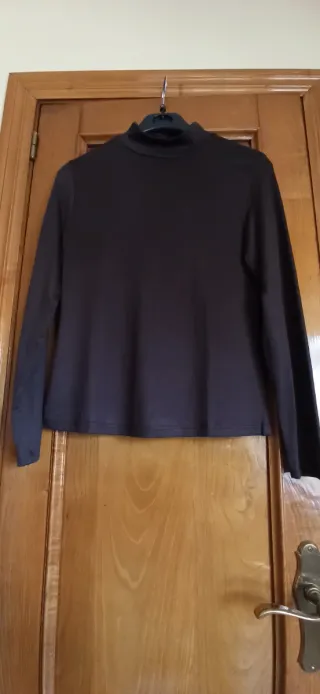 3 Camisetas Manga Larga Cuello Alto para mujer.