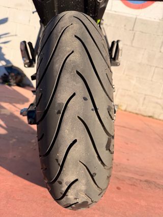 Kawasaki Z650 Negra y Verde
