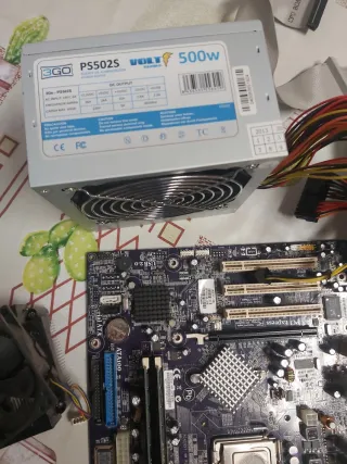 Componentes PC: Fuente, Placa Base, CD/DVD