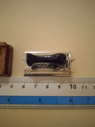 Reproducción Máquina de Coser Miniatura