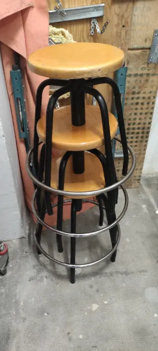 Taburetes regulables metal y madera