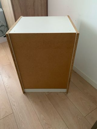 Cajonera rosa y blanca