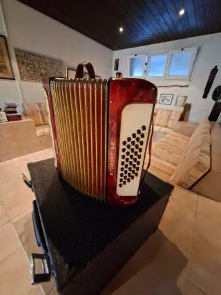 Acordeón Hohner Student 40