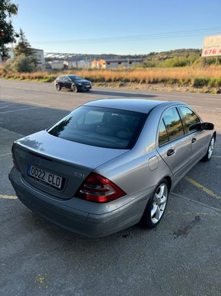 Mercedes-Benz Clase C 2004