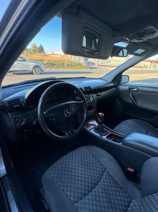Mercedes-Benz Clase C 2004