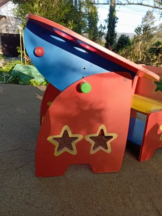 Pupitre y silla infantil