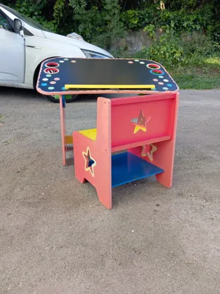 Pupitre y silla infantil