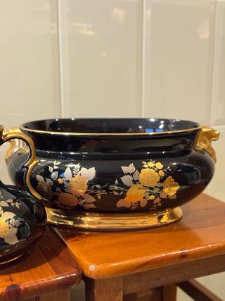 Conjunto Porcelana Negra y Oro 22k Skard S.A.