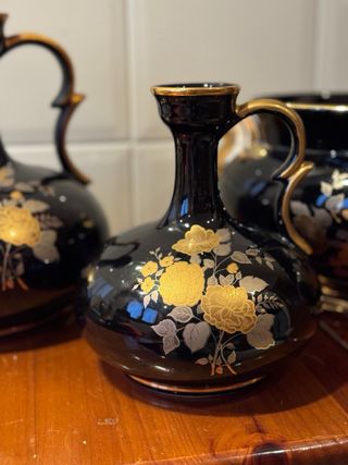 Conjunto Porcelana Negra y Oro 22k Skard S.A.