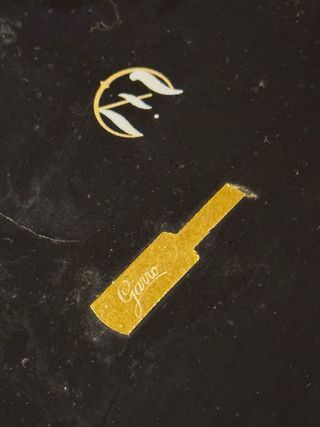 Conjunto Porcelana Negra y Oro 22k Skard S.A.