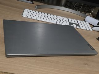 Portátil Lenovo Gris y Negro