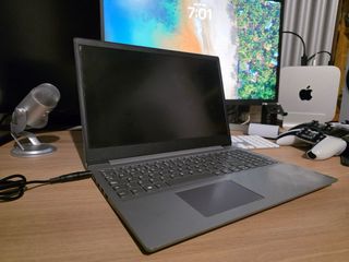 Portátil Lenovo Gris y Negro