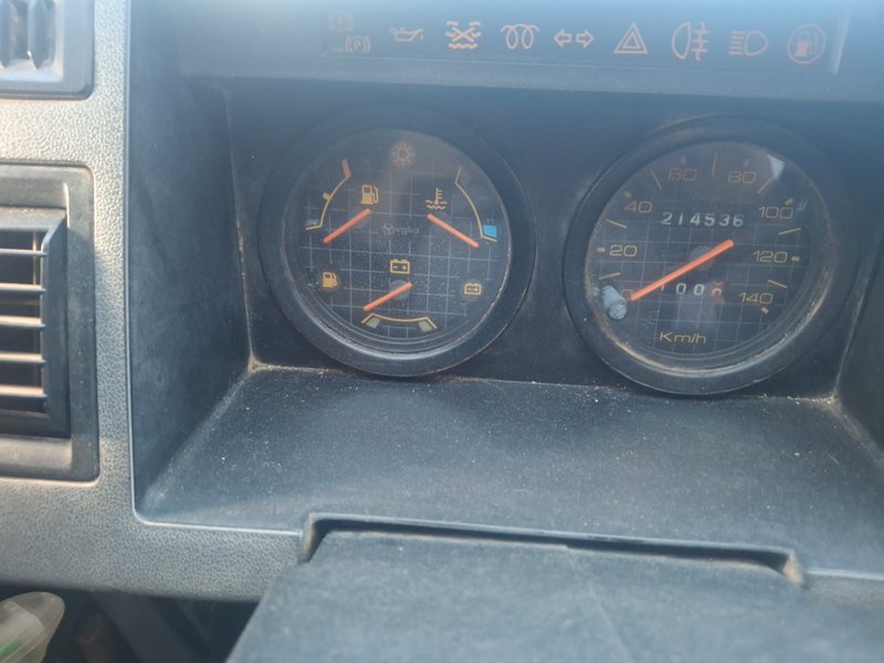 Nissan Trade 1998 - foto 1